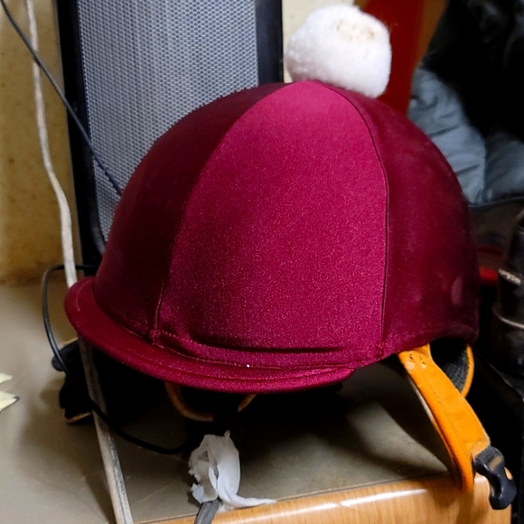 Italiansize56 jockey helmet BELONG TO FAMOUS JOCKEY PATRICK VENEZUELA